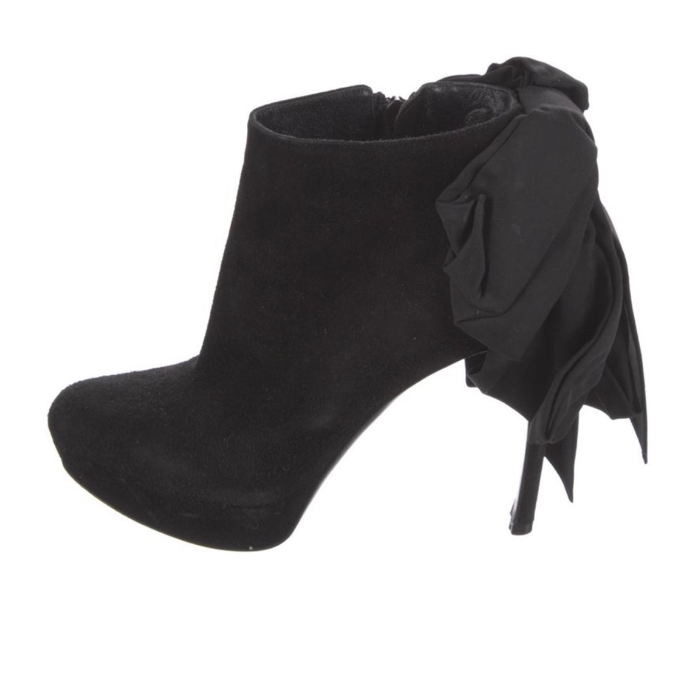 Alexander McQueen black suede boots with bow detail. Very good condition. Sz 8